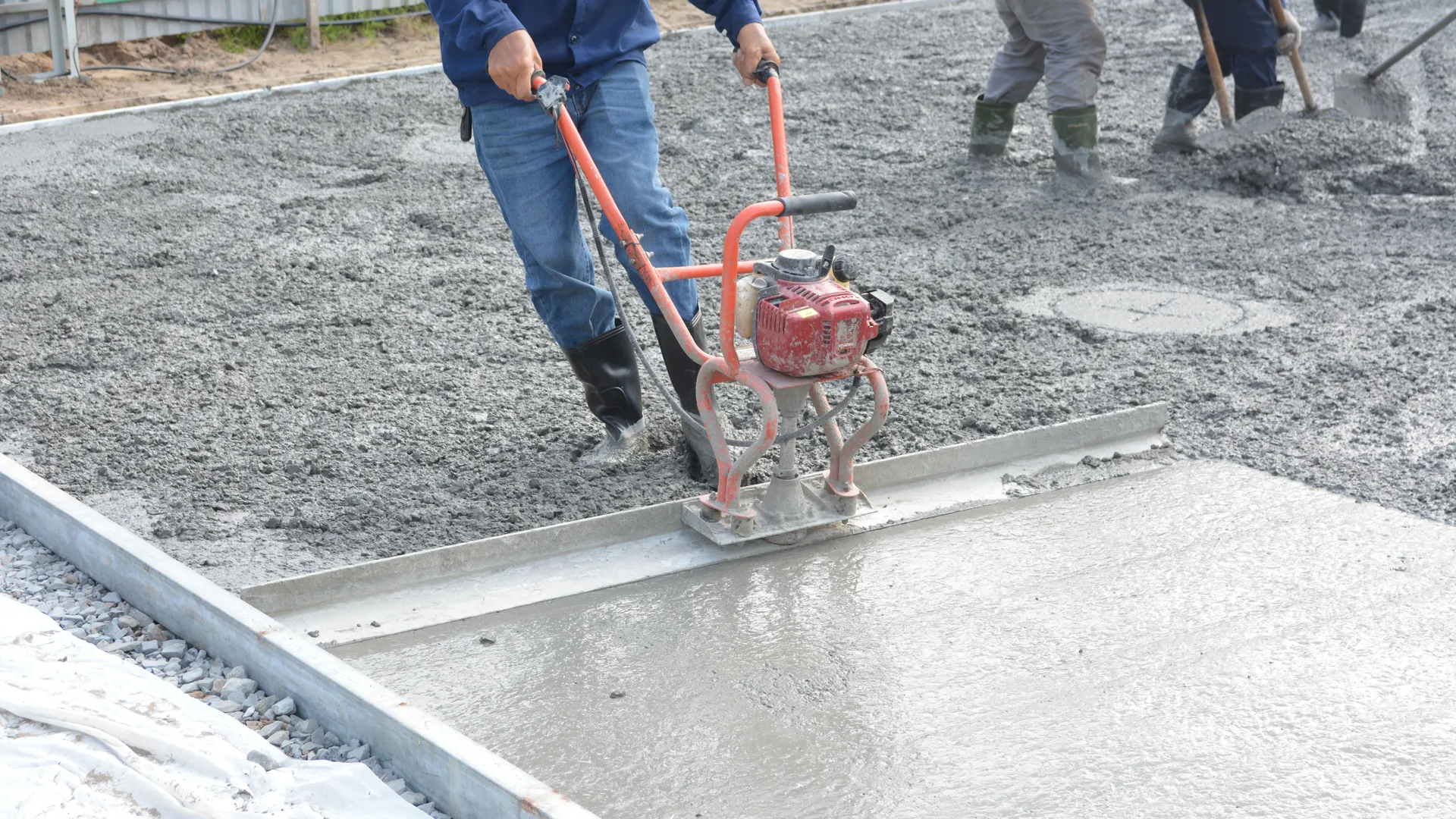 Concrete Driveway Installation Conroe TX: Built for Montgomery County Clay & Rain